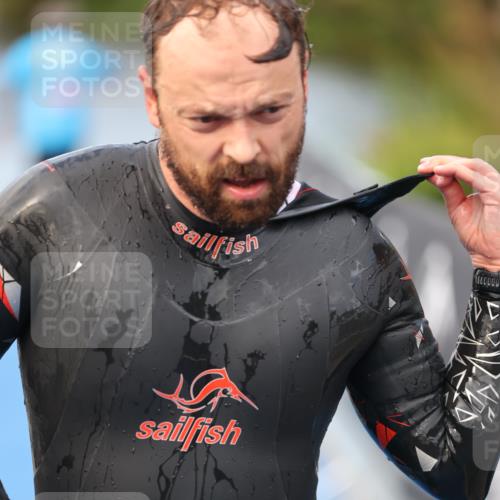 25.08.2024 - Elbe Triathlon Hamburg H.Heesch http://msf.ph/oto/6835672 25.08.2024 08:34:51 Schwimmen 48, 70, 84, 93, 94 meine-sportfotos.de