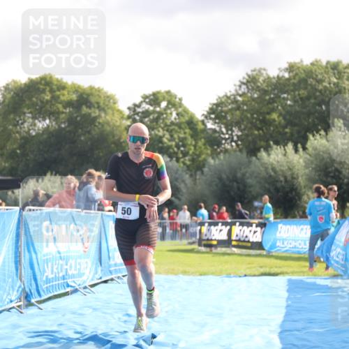 25.08.2024 - Elbe Triathlon Hamburg H.Heesch http://msf.ph/oto/6835673 25.08.2024 10:13:11 Ziel 50 meine-sportfotos.de