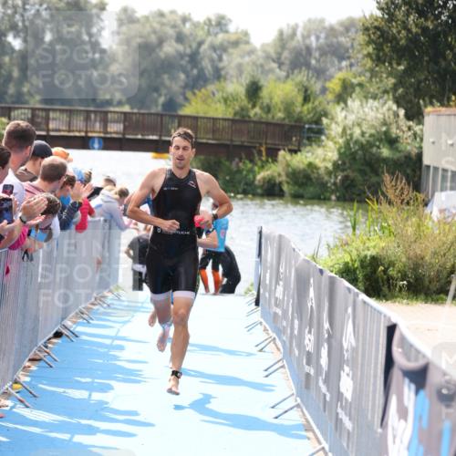 25.08.2024 - Elbe Triathlon Hamburg H.Heesch http://msf.ph/oto/6835676 25.08.2024 14:04:31 Schwimmen 3, 5, 11, 12, 21, 24, 27, 31 meine-sportfotos.de