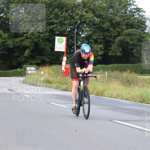 25.08.2024 - Elbe Triathlon Hamburg Fuchs,  Jonas http://msf.ph/oto/6835690 25.08.2024 08:43:00 Radfahren 61, 52, 84 meine-sportfotos.de