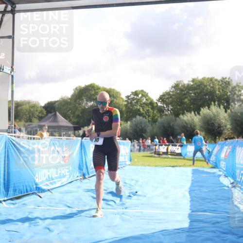 25.08.2024 - Elbe Triathlon Hamburg H.Heesch http://msf.ph/oto/6835692 25.08.2024 10:13:11 Ziel 50 meine-sportfotos.de