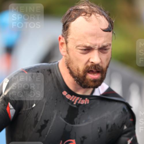 25.08.2024 - Elbe Triathlon Hamburg H.Heesch http://msf.ph/oto/6835695 25.08.2024 08:34:51 Schwimmen 48, 70, 84, 93, 94 meine-sportfotos.de