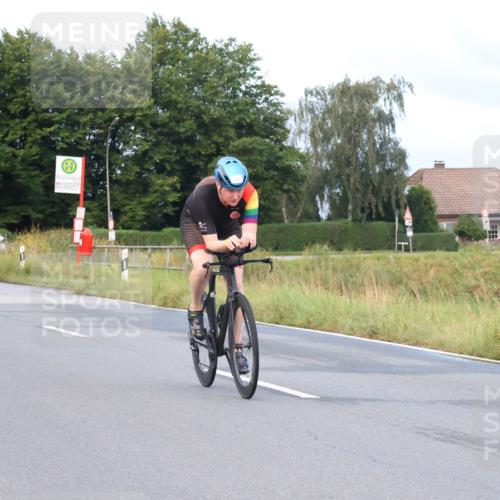 25.08.2024 - Elbe Triathlon Hamburg Fuchs,  Jonas http://msf.ph/oto/6835699 25.08.2024 08:43:00 Radfahren 61, 52, 84 meine-sportfotos.de