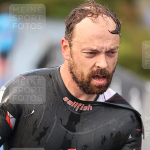 25.08.2024 - Elbe Triathlon Hamburg H.Heesch http://msf.ph/oto/6835700 25.08.2024 08:34:51 Schwimmen 48, 70, 84, 93, 94 meine-sportfotos.de
