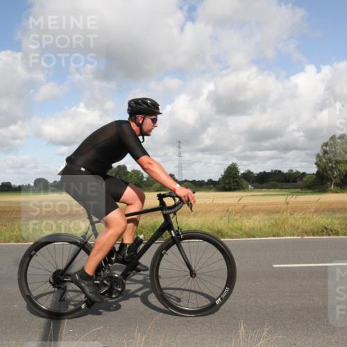 25.08.2024 - Elbe Triathlon Hamburg Fuchs,  Jonas http://msf.ph/oto/6835717 25.08.2024 10:22:09 Radfahren 570, 633, 559, 517, 622, 660, 538, 389, 654, 662 meine-sportfotos.de