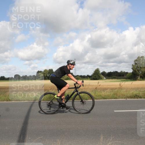 25.08.2024 - Elbe Triathlon Hamburg Fuchs,  Jonas http://msf.ph/oto/6835724 25.08.2024 10:22:12 Radfahren 559, 517, 622, 660, 538, 389, 654, 662 meine-sportfotos.de