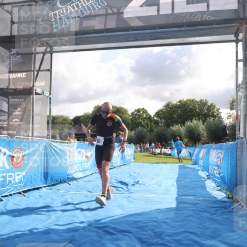 25.08.2024 - Elbe Triathlon Hamburg H.Heesch http://msf.ph/oto/6835725 25.08.2024 10:13:12 Ziel 50 meine-sportfotos.de