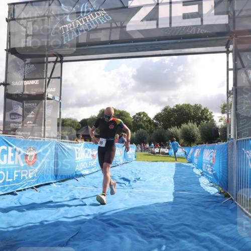 25.08.2024 - Elbe Triathlon Hamburg H.Heesch http://msf.ph/oto/6835728 25.08.2024 10:13:12 Ziel 50 meine-sportfotos.de