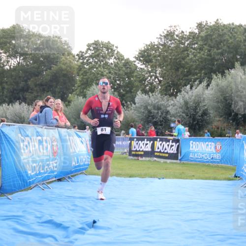 25.08.2024 - Elbe Triathlon Hamburg H.Heesch http://msf.ph/oto/6835736 25.08.2024 10:14:32 Ziel 81 meine-sportfotos.de