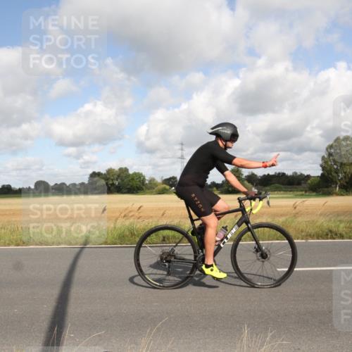 25.08.2024 - Elbe Triathlon Hamburg Fuchs,  Jonas http://msf.ph/oto/6835770 25.08.2024 10:22:28 Radfahren 637, 661 meine-sportfotos.de