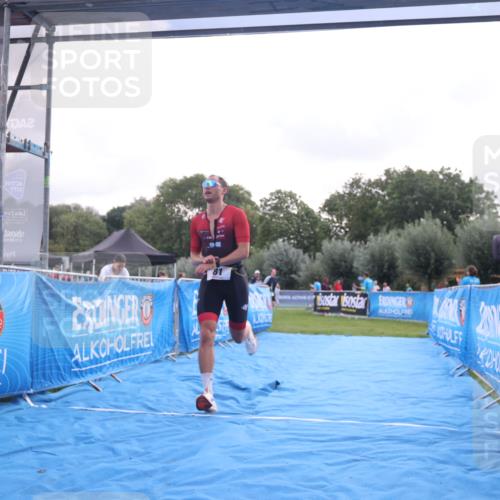 25.08.2024 - Elbe Triathlon Hamburg H.Heesch http://msf.ph/oto/6835791 25.08.2024 10:14:33 Ziel 81 meine-sportfotos.de