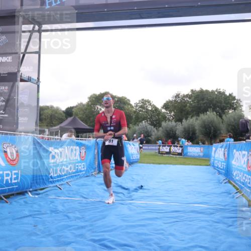 25.08.2024 - Elbe Triathlon Hamburg H.Heesch http://msf.ph/oto/6835801 25.08.2024 10:14:33 Ziel 81 meine-sportfotos.de