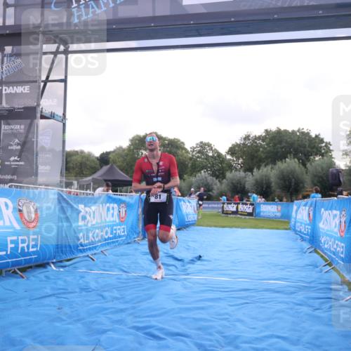 25.08.2024 - Elbe Triathlon Hamburg H.Heesch http://msf.ph/oto/6835812 25.08.2024 10:14:33 Ziel 81 meine-sportfotos.de