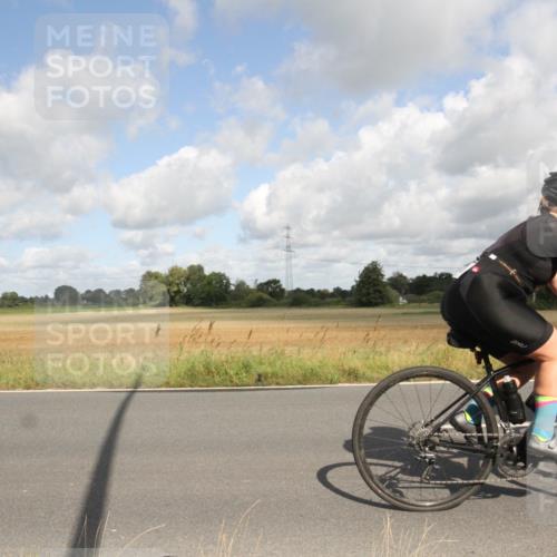 25.08.2024 - Elbe Triathlon Hamburg Fuchs,  Jonas http://msf.ph/oto/6835853 25.08.2024 10:23:01 Radfahren 664, 623, 596, 521, 612 meine-sportfotos.de