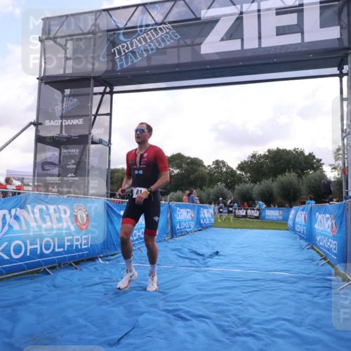 25.08.2024 - Elbe Triathlon Hamburg H.Heesch http://msf.ph/oto/6835875 25.08.2024 10:14:34 Ziel 81 meine-sportfotos.de
