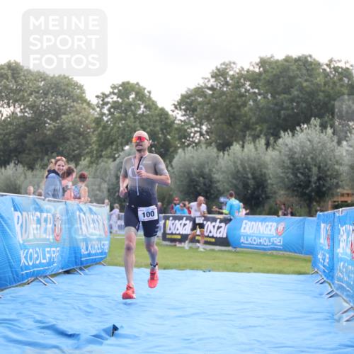 25.08.2024 - Elbe Triathlon Hamburg H.Heesch http://msf.ph/oto/6835888 25.08.2024 10:15:09 Ziel 100 meine-sportfotos.de