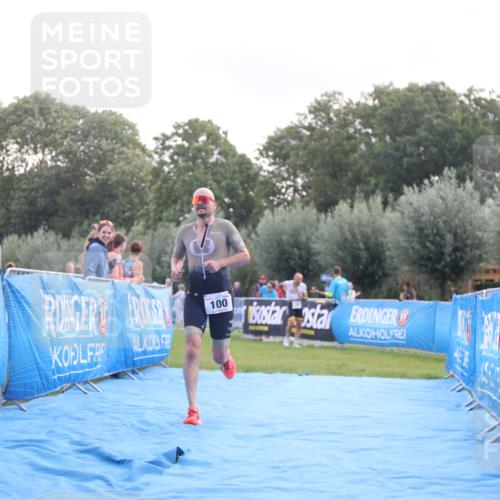 25.08.2024 - Elbe Triathlon Hamburg H.Heesch http://msf.ph/oto/6835899 25.08.2024 10:15:10 Ziel 100 meine-sportfotos.de