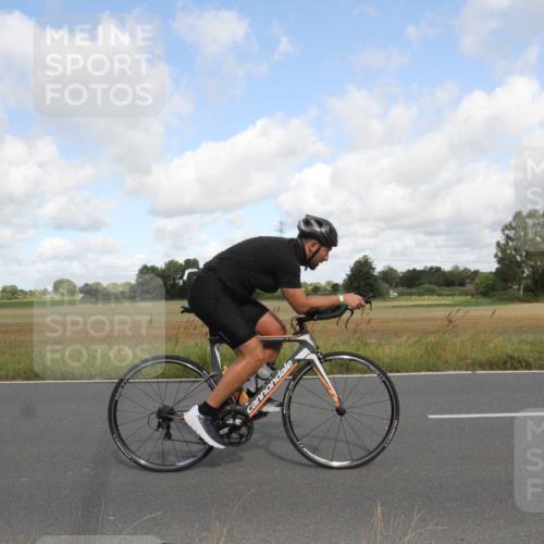 25.08.2024 - Elbe Triathlon Hamburg Fuchs,  Jonas http://msf.ph/oto/6835921 25.08.2024 10:24:00 Radfahren 445, 657, 304, 472 meine-sportfotos.de