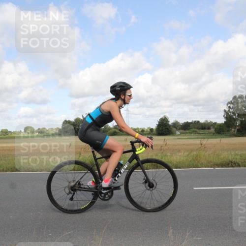 25.08.2024 - Elbe Triathlon Hamburg Fuchs,  Jonas http://msf.ph/oto/6835926 25.08.2024 10:24:03 Radfahren 445, 657, 304, 472, 604 meine-sportfotos.de