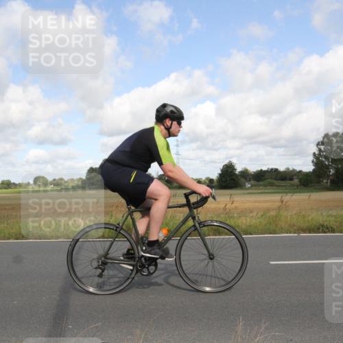 25.08.2024 - Elbe Triathlon Hamburg Fuchs,  Jonas http://msf.ph/oto/6835933 25.08.2024 10:24:08 Radfahren 472, 604, 582, 461 meine-sportfotos.de