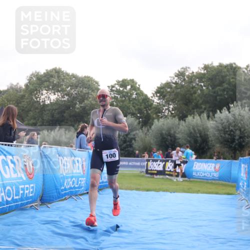 25.08.2024 - Elbe Triathlon Hamburg H.Heesch http://msf.ph/oto/6835934 25.08.2024 10:15:10 Ziel 100 meine-sportfotos.de