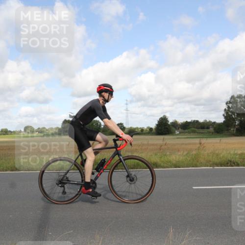 25.08.2024 - Elbe Triathlon Hamburg Fuchs,  Jonas http://msf.ph/oto/6835939 25.08.2024 10:24:09 Radfahren 472, 604, 582, 461 meine-sportfotos.de