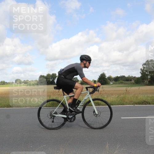 25.08.2024 - Elbe Triathlon Hamburg Fuchs,  Jonas http://msf.ph/oto/6835947 25.08.2024 10:24:12 Radfahren 604, 582, 461 meine-sportfotos.de
