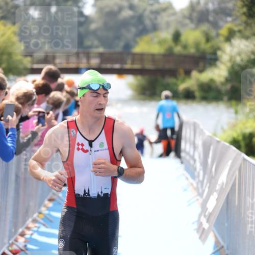 25.08.2024 - Elbe Triathlon Hamburg H.Heesch http://msf.ph/oto/6835949 25.08.2024 14:04:39 Schwimmen 3, 5, 11, 12, 21, 24, 26, 27, 31 meine-sportfotos.de