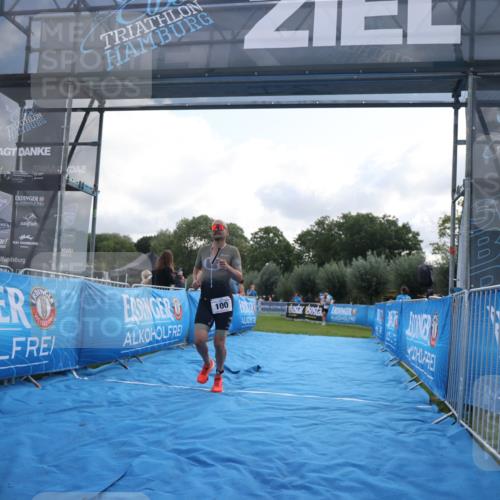 25.08.2024 - Elbe Triathlon Hamburg H.Heesch http://msf.ph/oto/6835950 25.08.2024 10:15:11 Ziel 100 meine-sportfotos.de