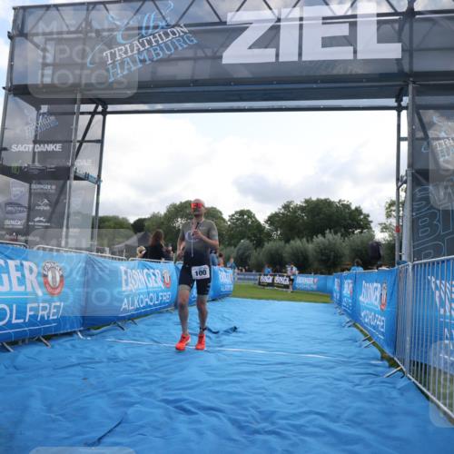 25.08.2024 - Elbe Triathlon Hamburg H.Heesch http://msf.ph/oto/6835957 25.08.2024 10:15:11 Ziel 100 meine-sportfotos.de