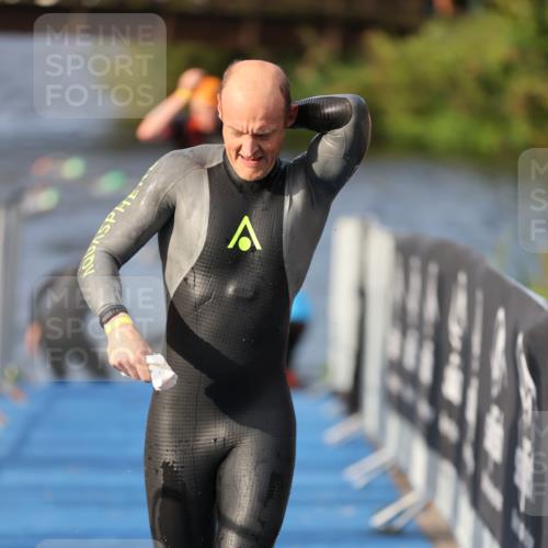 25.08.2024 - Elbe Triathlon Hamburg H.Heesch http://msf.ph/oto/6835961 25.08.2024 08:35:31 Schwimmen 41, 59, 74, 87 meine-sportfotos.de