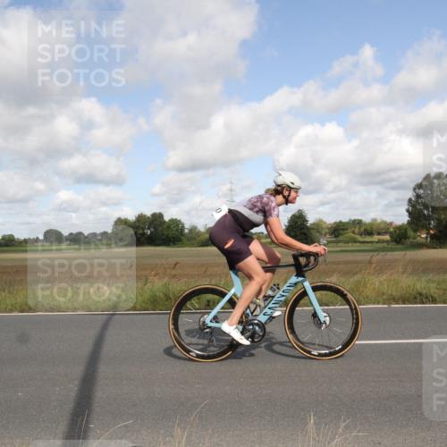 25.08.2024 - Elbe Triathlon Hamburg Fuchs,  Jonas http://msf.ph/oto/6835968 25.08.2024 10:25:00 Radfahren 490 meine-sportfotos.de