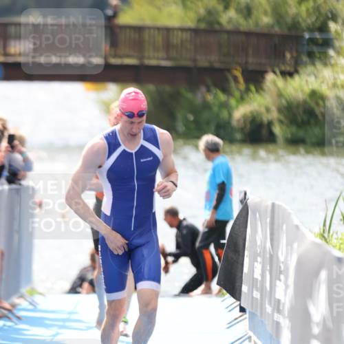 25.08.2024 - Elbe Triathlon Hamburg H.Heesch http://msf.ph/oto/6835976 25.08.2024 14:04:48 Schwimmen 24, 26, 27, 31 meine-sportfotos.de