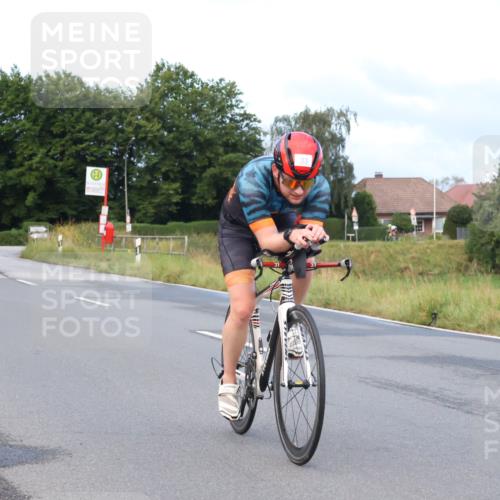25.08.2024 - Elbe Triathlon Hamburg Fuchs,  Jonas http://msf.ph/oto/6835981 25.08.2024 08:43:19 Radfahren 94, 64, 86, 33, 58 meine-sportfotos.de