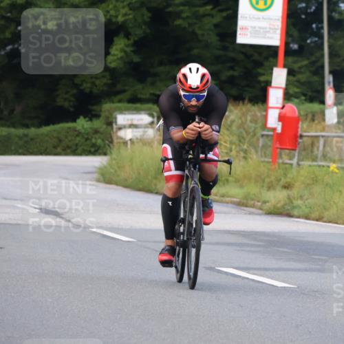 25.08.2024 - Elbe Triathlon Hamburg Fuchs,  Jonas http://msf.ph/oto/6835990 25.08.2024 08:43:22 Radfahren 86, 33, 58 meine-sportfotos.de