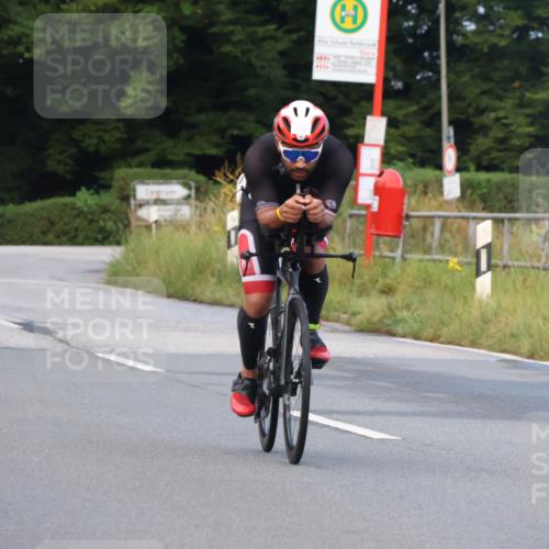 25.08.2024 - Elbe Triathlon Hamburg Fuchs,  Jonas http://msf.ph/oto/6835992 25.08.2024 08:43:22 Radfahren 86, 33, 58 meine-sportfotos.de