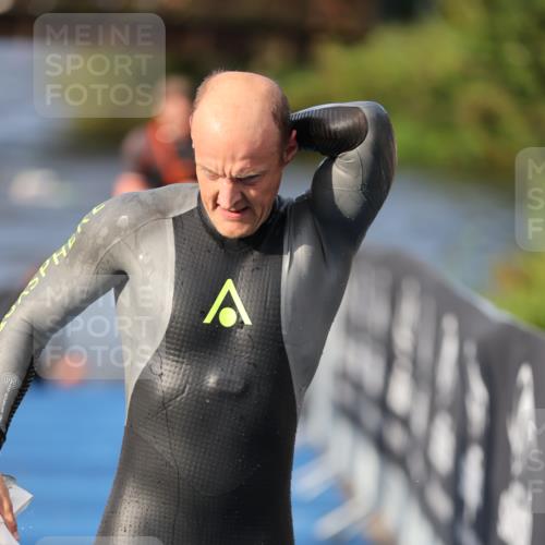 25.08.2024 - Elbe Triathlon Hamburg H.Heesch http://msf.ph/oto/6835999 25.08.2024 08:35:32 Schwimmen 41, 59, 74, 87 meine-sportfotos.de
