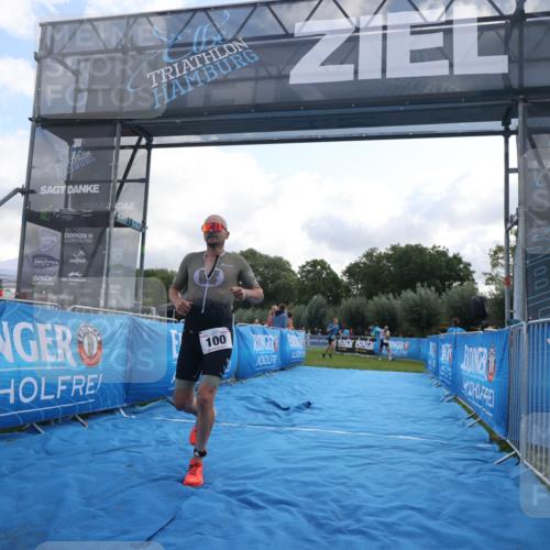 25.08.2024 - Elbe Triathlon Hamburg H.Heesch http://msf.ph/oto/6836003 25.08.2024 10:15:11 Ziel 100 meine-sportfotos.de