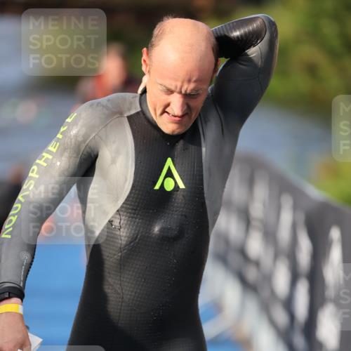 25.08.2024 - Elbe Triathlon Hamburg H.Heesch http://msf.ph/oto/6836005 25.08.2024 08:35:32 Schwimmen 41, 59, 74, 87 meine-sportfotos.de