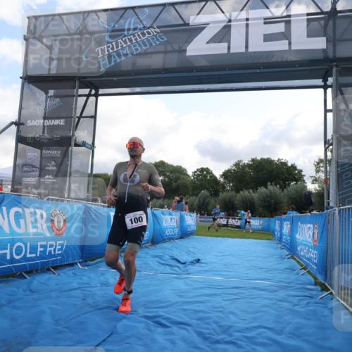 25.08.2024 - Elbe Triathlon Hamburg H.Heesch http://msf.ph/oto/6836008 25.08.2024 10:15:11 Ziel 100 meine-sportfotos.de
