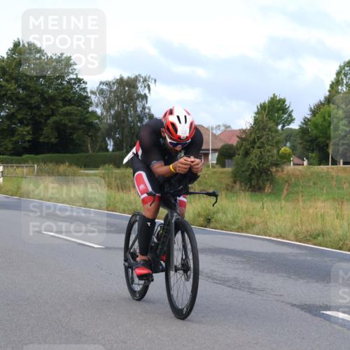 25.08.2024 - Elbe Triathlon Hamburg Fuchs,  Jonas http://msf.ph/oto/6836024 25.08.2024 08:43:23 Radfahren 33, 58 meine-sportfotos.de