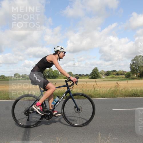 25.08.2024 - Elbe Triathlon Hamburg Fuchs,  Jonas http://msf.ph/oto/6836025 25.08.2024 10:25:45 Radfahren 523, 514, 651, 630 meine-sportfotos.de