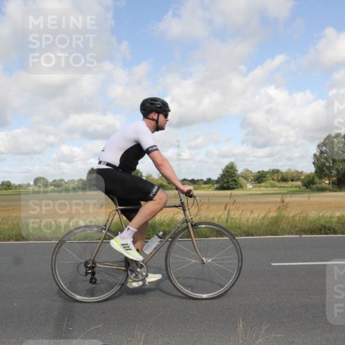 25.08.2024 - Elbe Triathlon Hamburg Fuchs,  Jonas http://msf.ph/oto/6836031 25.08.2024 10:25:48 Radfahren 523, 514, 651, 630, 643 meine-sportfotos.de
