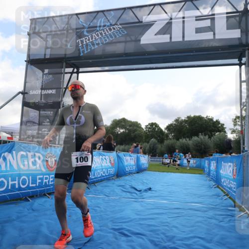25.08.2024 - Elbe Triathlon Hamburg H.Heesch http://msf.ph/oto/6836056 25.08.2024 10:15:12 Ziel 100 meine-sportfotos.de