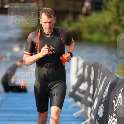 25.08.2024 - Elbe Triathlon Hamburg H.Heesch http://msf.ph/oto/6836060 25.08.2024 08:35:35 Schwimmen 41, 59, 74, 87 meine-sportfotos.de