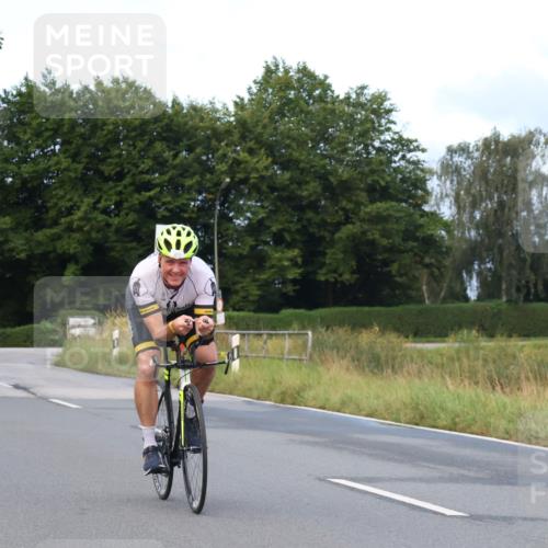 25.08.2024 - Elbe Triathlon Hamburg Fuchs,  Jonas http://msf.ph/oto/6836062 25.08.2024 08:43:31 Radfahren 69, 83 meine-sportfotos.de