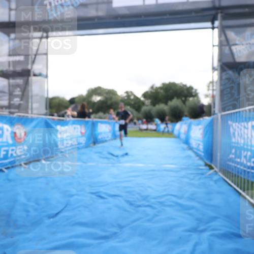 25.08.2024 - Elbe Triathlon Hamburg H.Heesch http://msf.ph/oto/6836064 25.08.2024 10:15:21 Ziel 39 meine-sportfotos.de