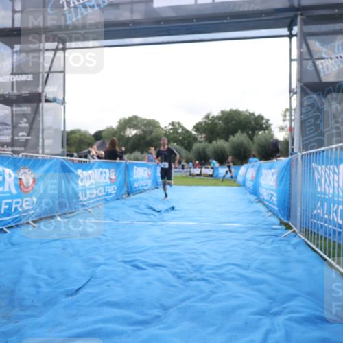 25.08.2024 - Elbe Triathlon Hamburg H.Heesch http://msf.ph/oto/6836067 25.08.2024 10:15:21 Ziel 39 meine-sportfotos.de