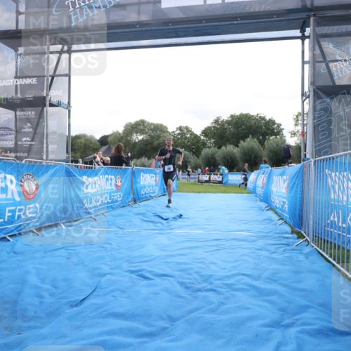25.08.2024 - Elbe Triathlon Hamburg H.Heesch http://msf.ph/oto/6836083 25.08.2024 10:15:21 Ziel 39 meine-sportfotos.de