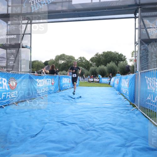 25.08.2024 - Elbe Triathlon Hamburg H.Heesch http://msf.ph/oto/6836089 25.08.2024 10:15:21 Ziel 39 meine-sportfotos.de